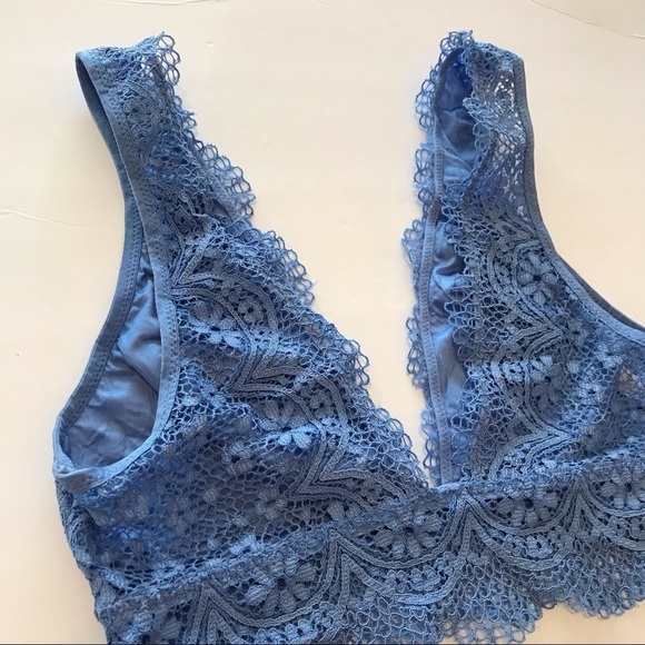VICTORIAS SECRET Sky Dusty Blue Lace Crochet Triangle Bralette No Padding Small - Picture 4 of 10